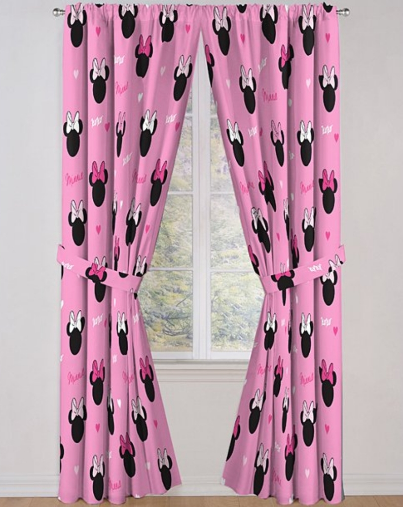 COURTAINS/DISNEY WINDOW PANELS